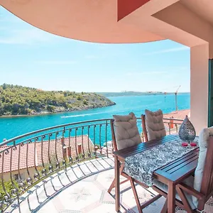 Mali Dvor Novigrad Novigrad (Dalmatia)